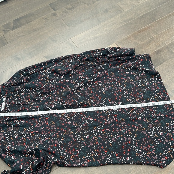 REITMANS Women’s Black Auburn Floral Tunic Blouse, Button Up V-Neck Dress Top - Picture 12 of 12